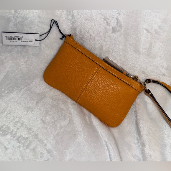 Dooney & Bourke Pebble Grain Large Wristlet/Pouch Bag NWT - Picture 4 of 10